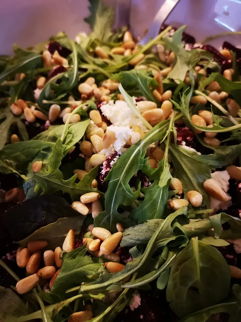 Salade met gegrilde paprika, sinaasappel & bloemen-dressing